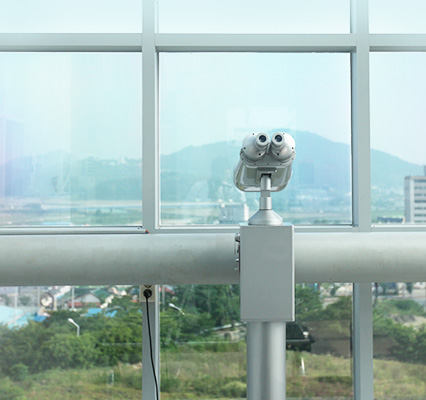 전망대 망원경 모습